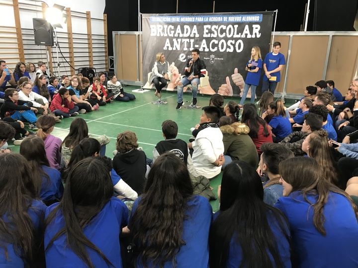 La consejera Adela Martínez-Cacha presenta las 'brigadas escolares anti-acoso'
