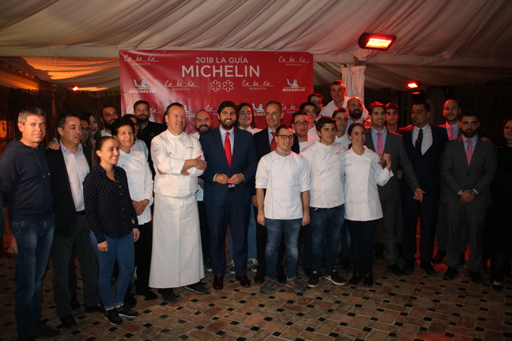 El presidente de la Comunidad visita el restaurante La Cabaña Buenavista, que ayer obtuvo su segunda estrella Michelin (2)