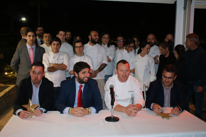 El presidente de la Comunidad visita el restaurante La Cabaña Buenavista, que ayer obtuvo su segunda estrella Michelin (3)