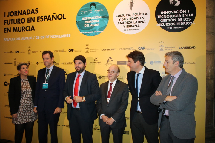 El presidente clausura las I Jornadas 'Futuro  en español en Murcia'
