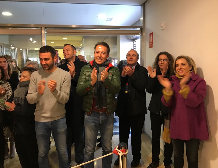 Martínez-Cachá inaugura el belén de 80 metros cuadrados realizado por los alumnos del colegio Virgen de las Huertas de Lorca (2)