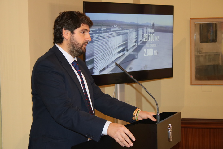 El presidente de la Comunidad anuncia el visto bueno del Consejo de Gobierno para adjudicar a Aena la gestión del Aeropuerto Internacional de la Región (2)