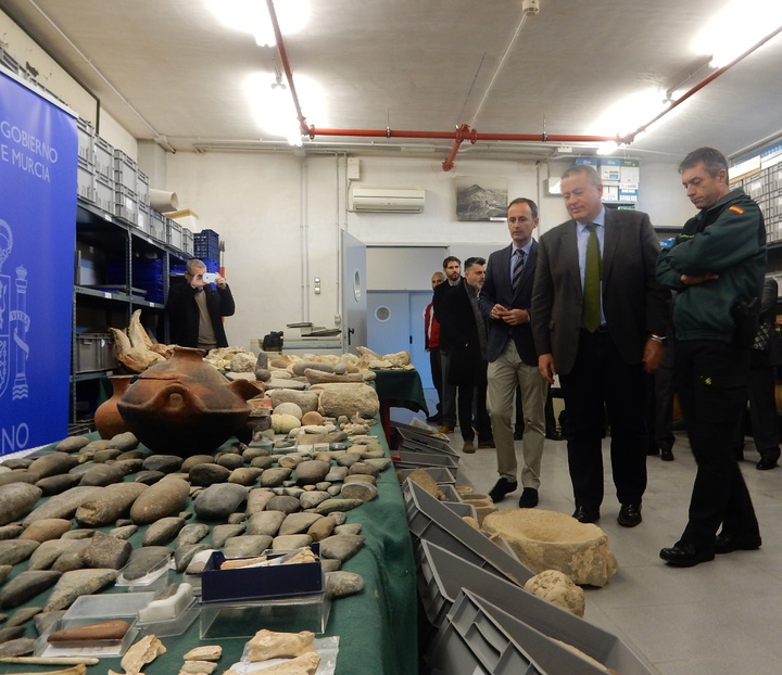 La Comunidad y la Guardia Civil recuperan una importante colección arqueológica y paleontológica