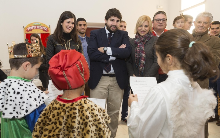 El presidente visita el centro 'Cardenal Belluga', de las Hijas de la Caridad de San Vicente de Paúl (2)