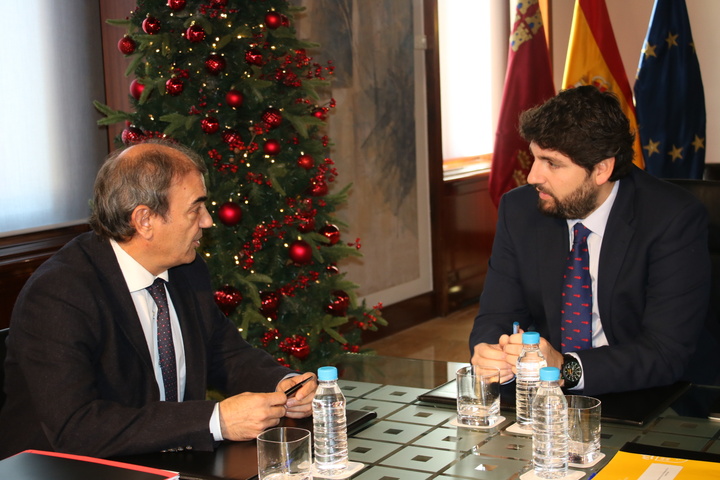 El jefe del Ejecutivo regional, Fernando López Miras, se ha reunido hoy en el Palacio de San Esteban con el presidente de Ucoerm, Juan Antonio Pedreño