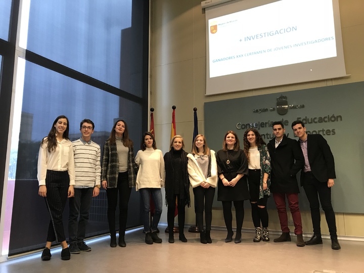 Martínez-Cachá recibe a los premiados en el XXX Certamen nacional de 'Jóvenes Investigadores'