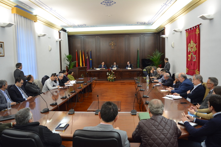 El consejero de Presidencia y Fomento, Pedro Rivera, en el Foro de Infraestructuras de la UCAM, en el que han participado profesores y alumnos