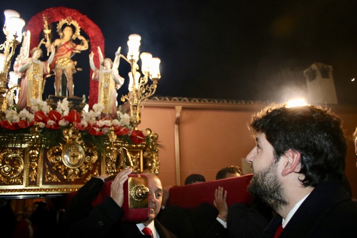 El presidente de la Comunidad asiste en Ricote a la procesión en honor a San Sebastián (2)