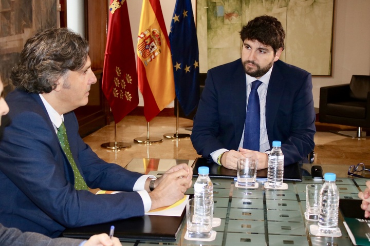 El jefe del Ejecutivo regional se reúne con el presidente de Asociación Nacional de Productores de Energía Fotovoltaica