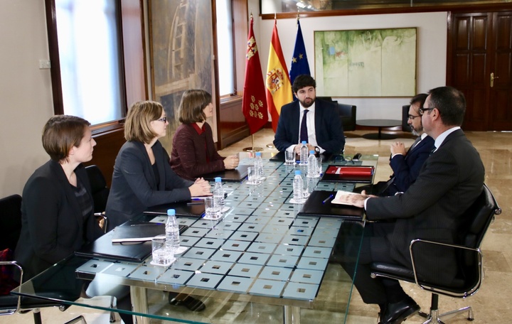 El presidente de la Comunidad se reúne con la cónsul británica en Alicante