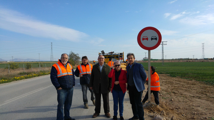 Fomento inicia una campaña de renovación de la señalización vertical en 65 kilómetros de la red regional de carreteras