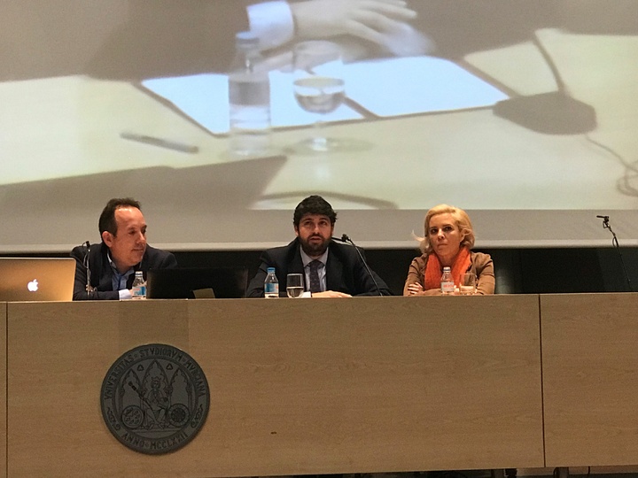 II Jornadas del Profesorado 'Innovaedum: innovamos desde el corazón' (4)