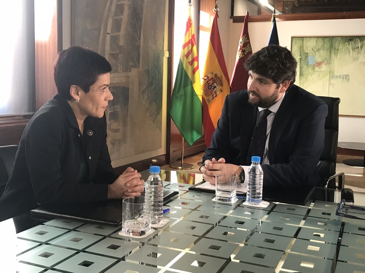 El presidente Fernando López Miras recibe a la alcaldesa de Beniel