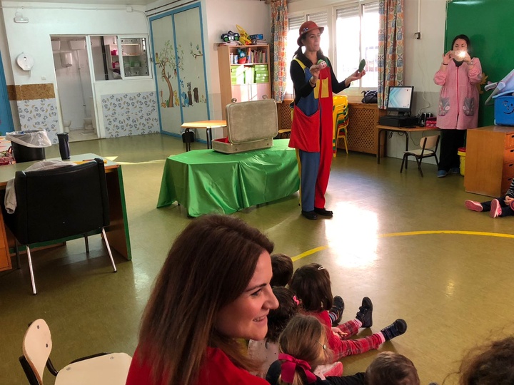 La directora general de Atención a la Diversidad y Calidad Educativa, Esperanza Moreno, durante su visita a la Escuela de Educación Infantil San Basilio de Murcia