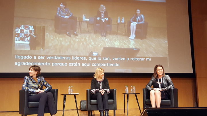La consejera de Familia e Igualdad de Oportunidades destaca la necesidad contar con equipos directivos de mujeres y hombres