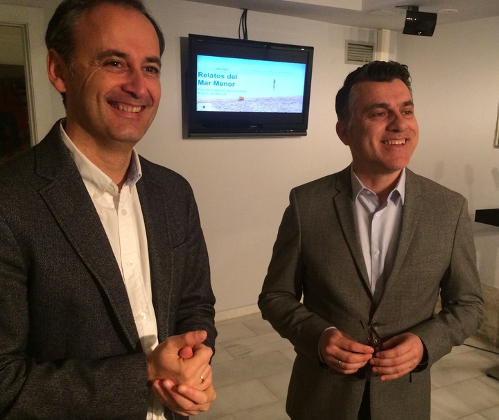 Imágenes de la presentación del el primer concurso literario 'Relatos del Mar Menor' (II)