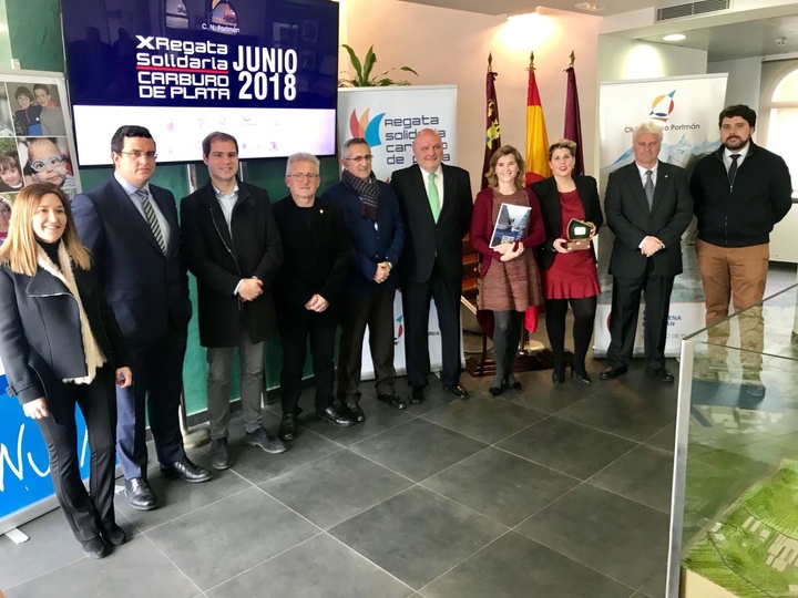 Los organizadores de la X Regata Solidaria Carburo de Plata nombran a la consejera Noelia Arroyo presidenta de honor
