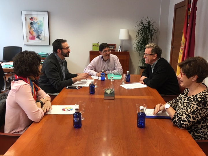 Reunión con asociaciones sobre los Consejos de Salud de Área