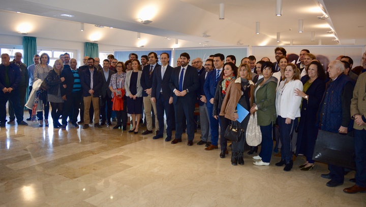 El presidente de la Comunidad, Fernando L&oacute;pez Miras, presenta el proyecto 'La Manga 365' (4)