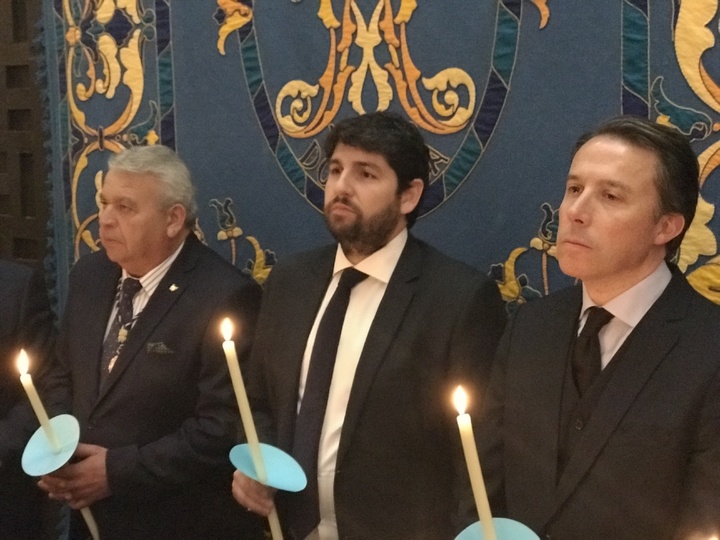 Fernando López Miras asiste a la Salve en honor a la Virgen de los Dolores del Paso Azul (1)