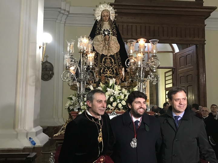 Fernando López Miras preside la procesión Penitencial del Rosario en Yecla (2)