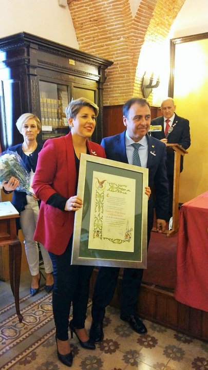 La consejera Noelia Arroyo nombrada Camarera de la Dolorosa de la Vuelta al Calvario de los Californios