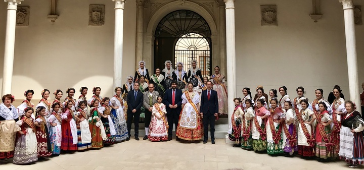 López Miras recibe a la Reina de la Huerta 2018 y a la Reina de la Huerta Infantil