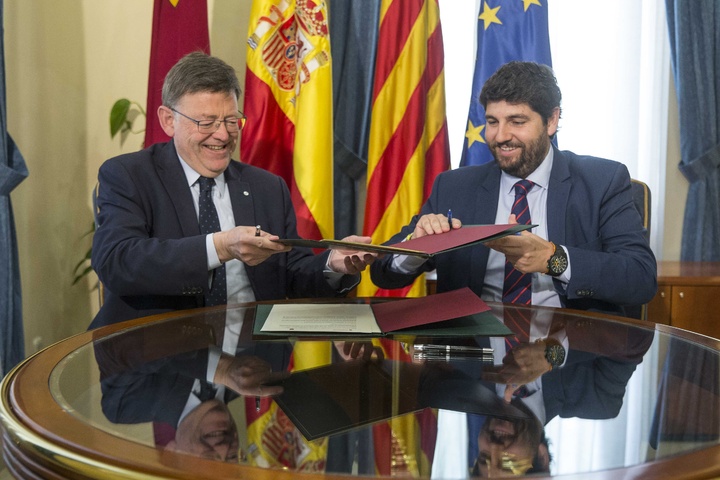 El jefe del Ejecutivo regional se reúne con el presidente de la Generalidad Valenciana (2)