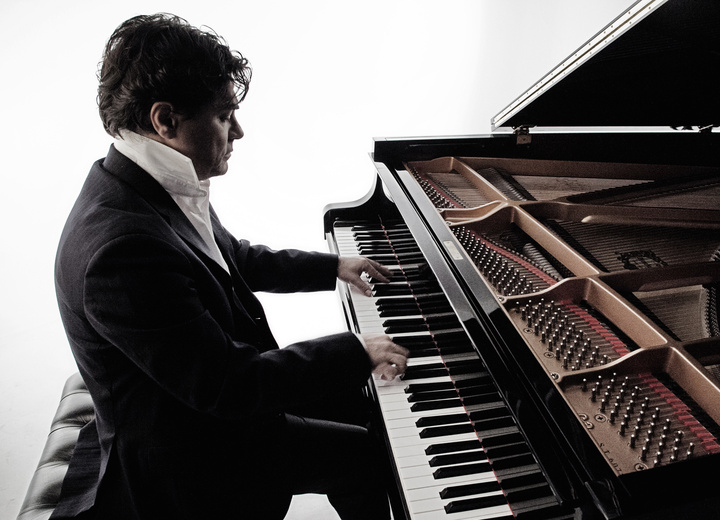 Imagen del pianista Gustavo Díaz-Jerez