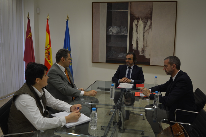 La Comunidad estrecha lazos con Ucrania