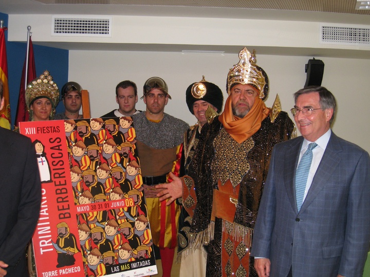 Presentación del cartel anunciador de las Fiestas Trinitario-Berberiscas