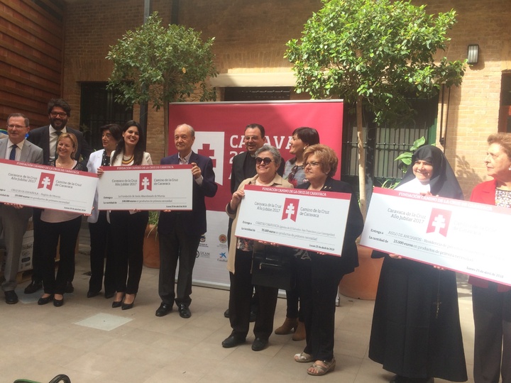 Imagen de la entrega de donativos de la Fundación Camino de la Cruz a entidades sociales (II)