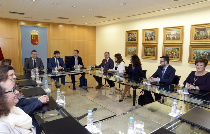 Fernando López Miras recibe al nuevo equipo rectoral de la Universidad de Murcia (2)