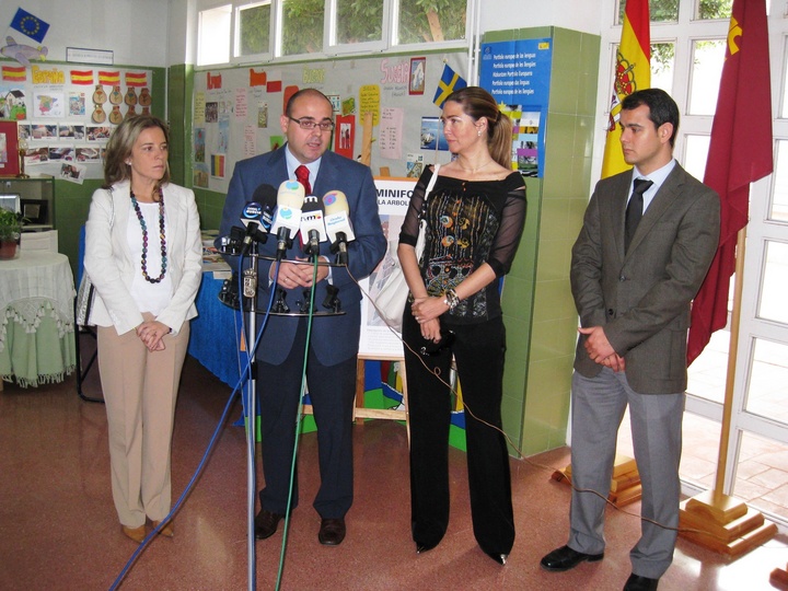 Inauguración de la instalación fotovoltaica en el colegio La Arboleda