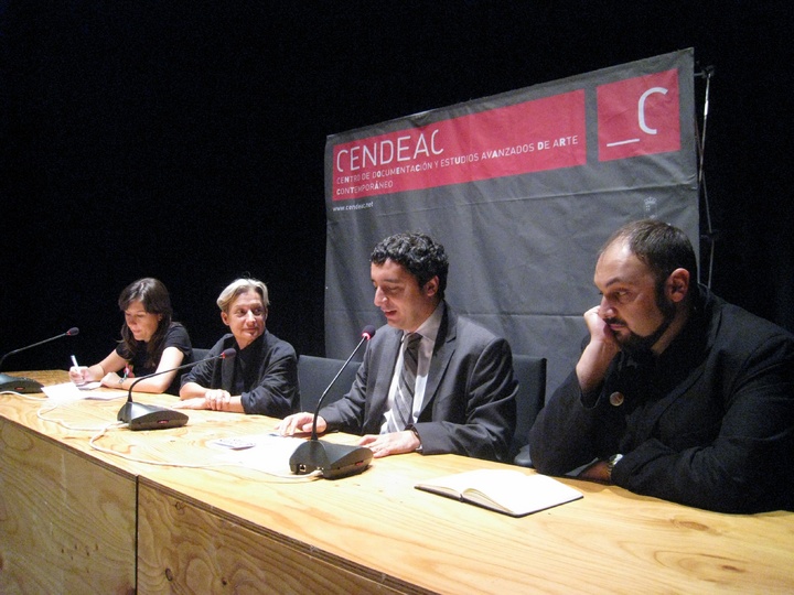 El consejero de Cultura, Juventud y Deportes, Pedro Alberto Cruz, ha presentado el seminario de 'Crítica, discrepancia y violencia