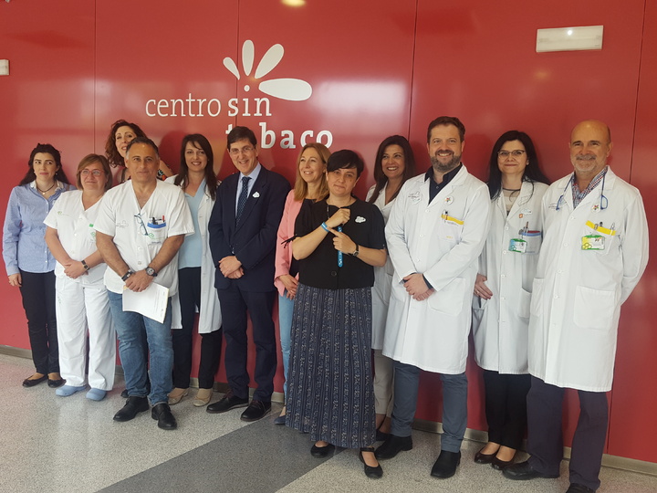 El consejero de Salud conoce la implantación del programa SueñOn en el hospital Reina Sofía