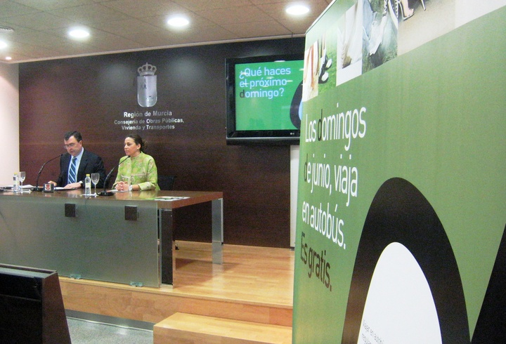 Presentación de la campaña 'eldíade' para fomentar el transporte público