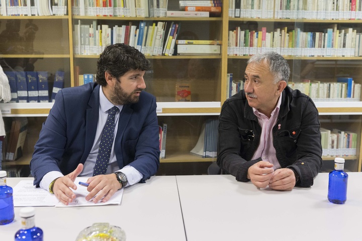 El presidente de la Comunidad, Fernando L&oacute;pez Miras, mantuvo hoy una reuni&oacute;n de trabajo con el secretario nacional de la Uni&oacute;n General de Trabajadores (UGT), Jos&eacute; &Aacute;lvarez