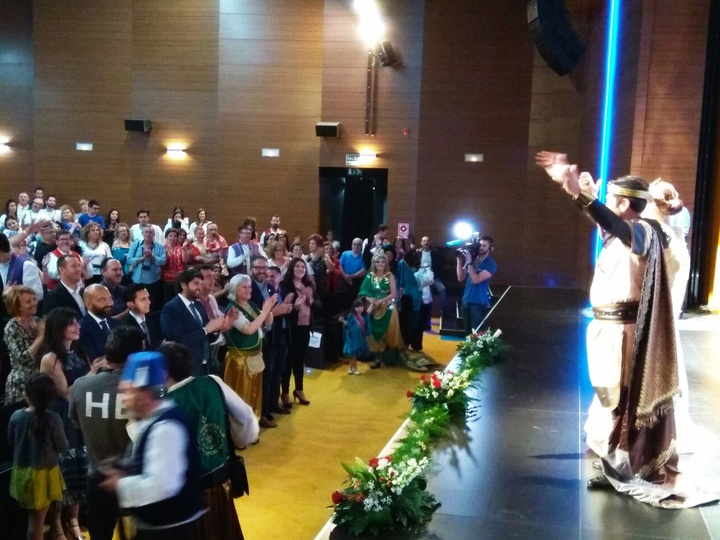 López Miras asiste al pregón inaugural de las fiestas de Moros y Cristianos de Archena (3)