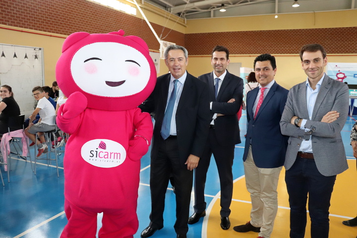 El consejero de Hacienda, Fernando de la Cierva, inaugura la feria tecnológica Sociedad de la Información Región de Murcia 2018