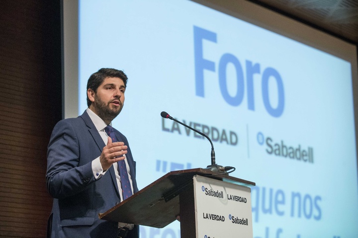 El presidente de la Comunidad, Fernando López Miras, participa en el Foro La Verdad-Sabadell
