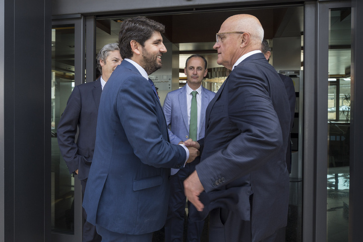 El presidente de la Comunidad, Fernando López Miras, participa en el Foro La Verdad-Sabadell (3)