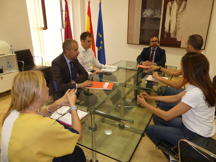 La Comunidad apoya la labor de la Fundación +34, que vela por la situación de presos españoles en el extranjero
