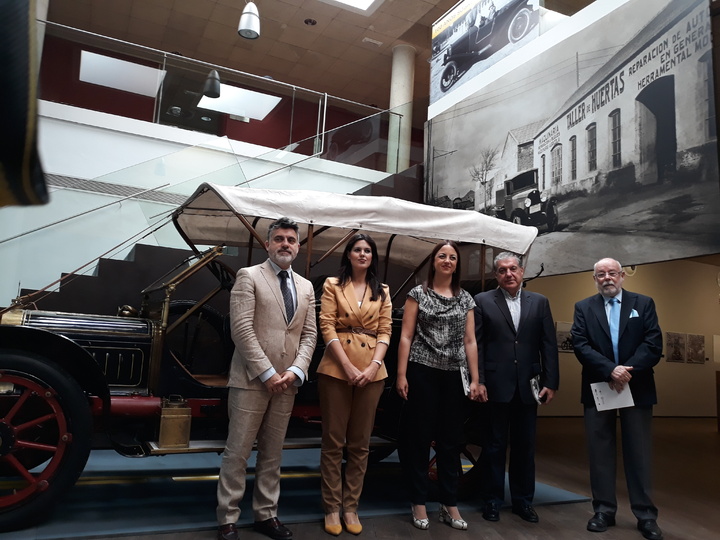 Presentación exposición '100 años sobre ruedas'