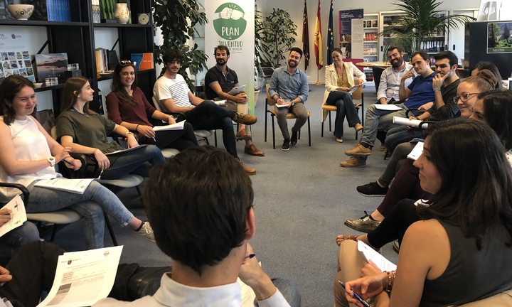Los jóvenes que participan en programas europeos aportan sus propuestas al Plan de Juventud de la Región (1)