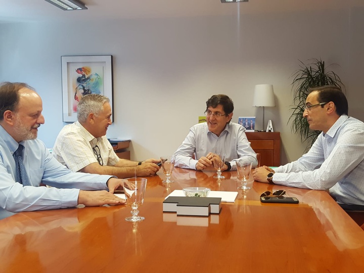 Villegas se reúne con los alcalde de Ojós y Ulea para tratar sobre la mosca negra