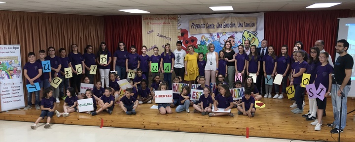 El colegio Nuestra Señora de los Ángeles presenta el CD 'Canta: una emoción, una canción' para favorecer la convivencia escolar