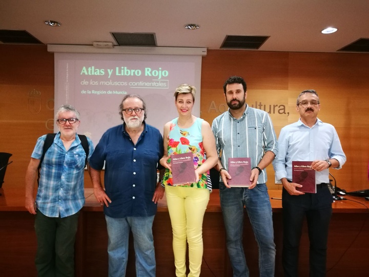 Imagen de la presentación del 'Atlas y Libro Rojo de los moluscos Contenetales'