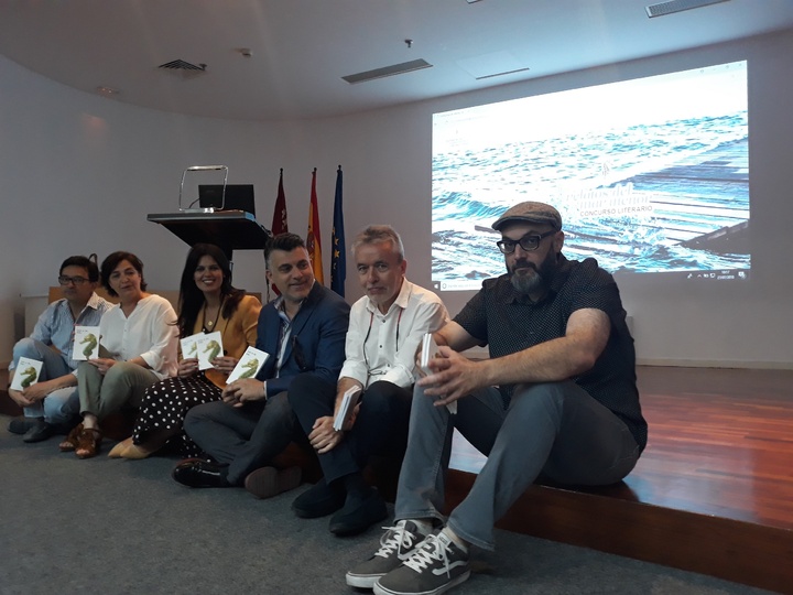 Presentación libro finalistas del concurso 'Relatos del Mar Menor'