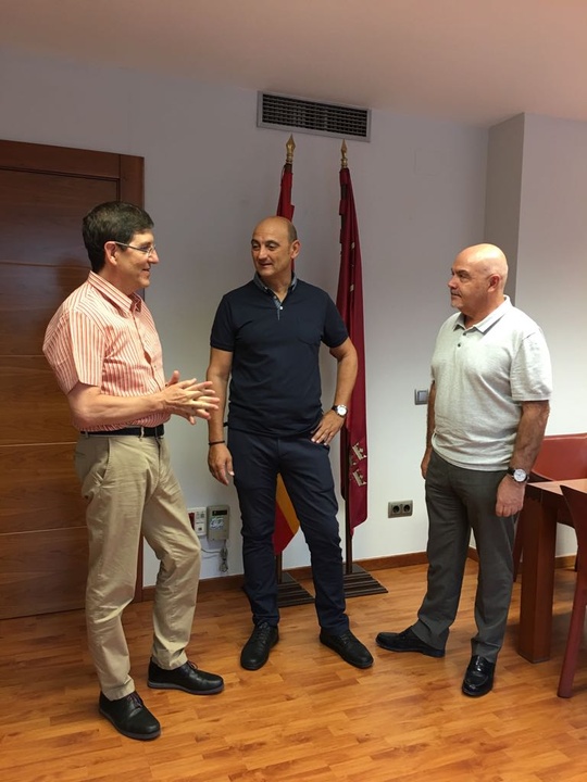 Encuentro con la Organización no Gubernamental Azul en Acción